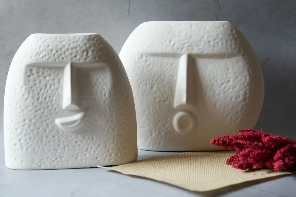 Moody Face Vase Set
