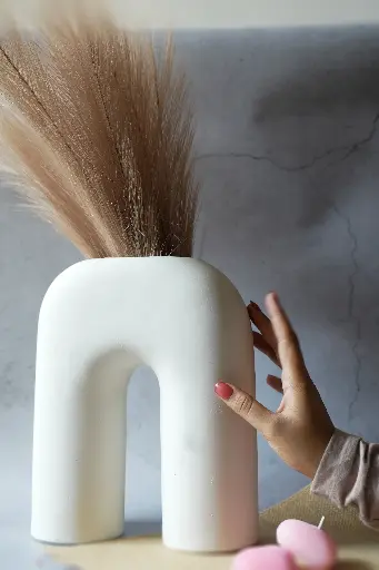 Gate vase