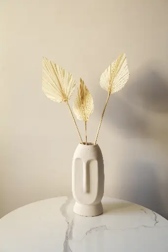 White palm spear